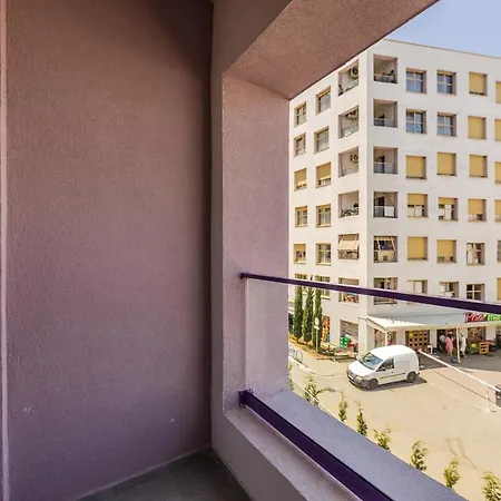 Dajti's Forest 1br By Pikhost Apartment